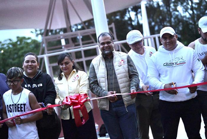 Inaugura presidente Víctor Vázquez primer Gimnasio de Calistenia en Puruándiro