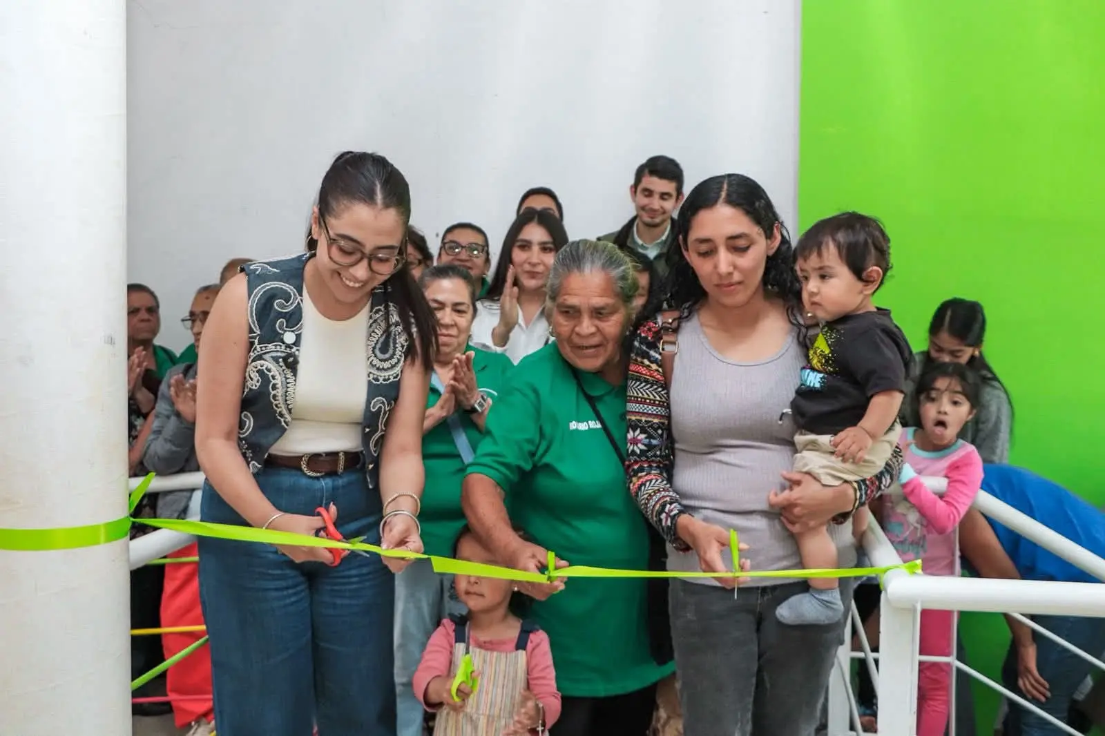INAUGURA YOHANA MENDOZA CENTRO DE TERAPIAS DE LENGUAJE, ASÍ COMO REEQUIPAMIENTO Y RENOVACIÓN DE ESTANCIA DEL ADULTO MAYOR Y CENTRO COMUNITARIO DE ATENCIÓN PARA LA PRIMERA INFANCIA
