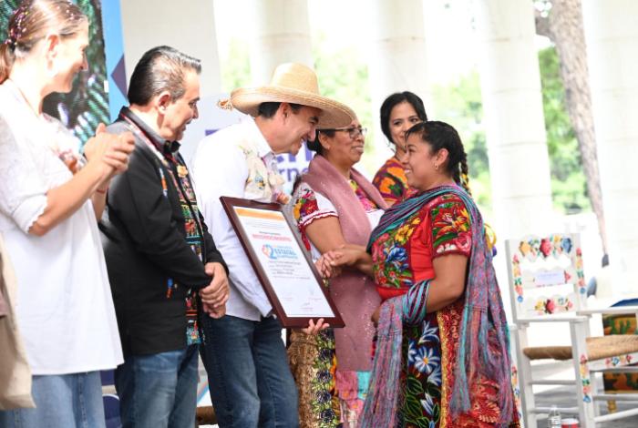 Inauguraron la 3era edición del Tianguis Artesanal de Occidente
