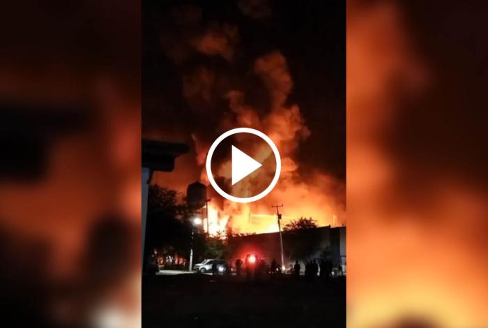 Incendio en fábrica de plásticos de Chavinda, controlado al 40%