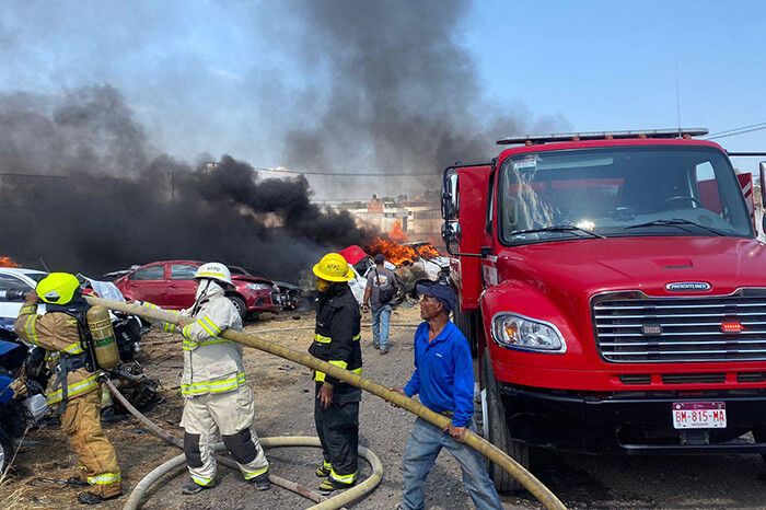 Incendio en “Grúas Profesionales” fue atendido y controlado por cuerpos de emergencia