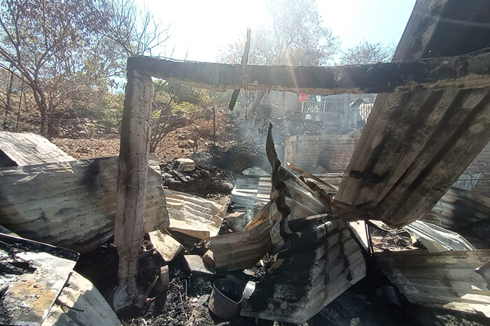 Indigente le prende fuego a una casa y se da a la fuga, en Apatzingán