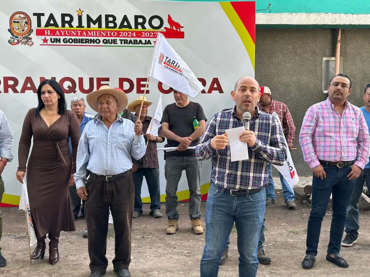 Inicia Eric Gaona obra de la calle Independencia en la colonia Miguel Hidalgo