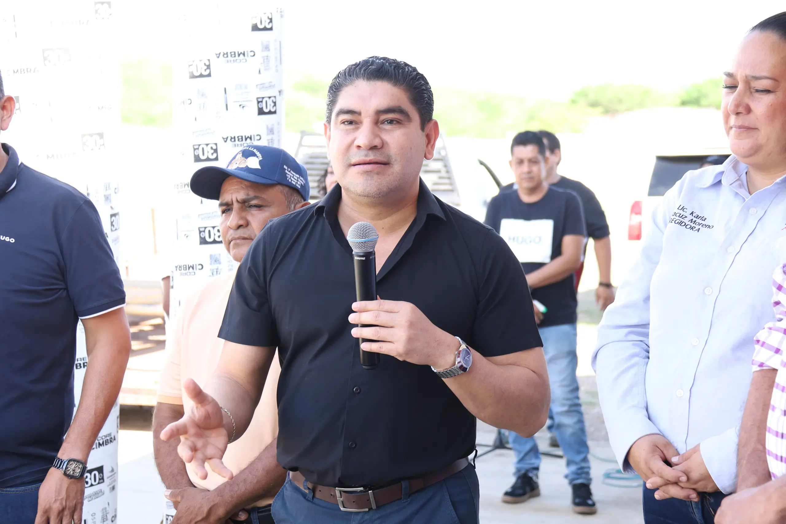 Inicia Pablo Varona techo elevado en Primaria de La Parota en Huetamo