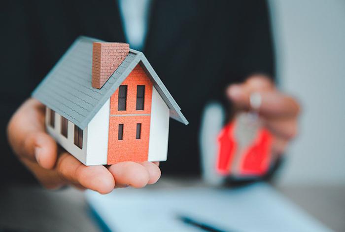 Inmobiliarias no crearán vivienda asequible sin presión de política pública, dice experta