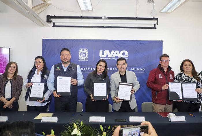 Instituciones públicas y privadas consolidan alianza por la educación en la UVAQ