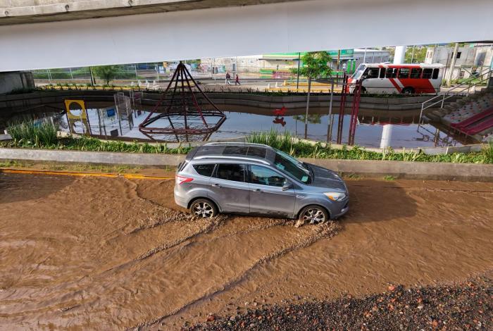 Inundaciones y encharcamientos en Morelia no derivan de obras estatales: SCOP