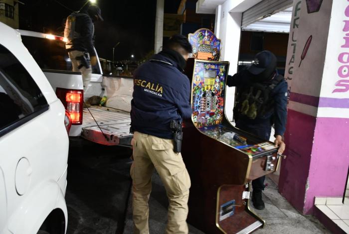 Investigan operación de máquinas tragamonedas y minicasinos en Morelia