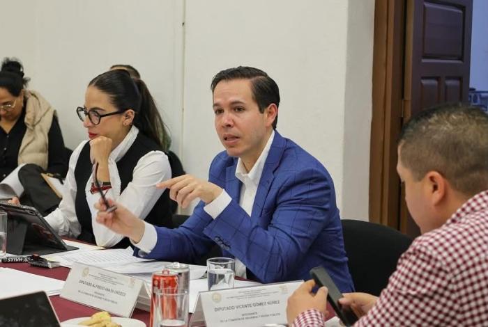 Invita el Diputado Alfredo Anaya Orozco a las michoacanas y michoacanos o no comprometer parte de su patrimonio en estas fiestas decembrinas.