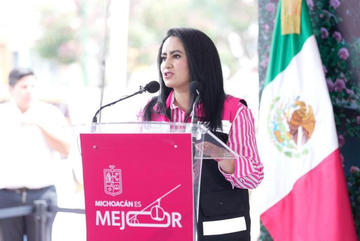 Invita Gladyz Butanda a concurso de fotografía “Ciudad en Dos Ruedas”