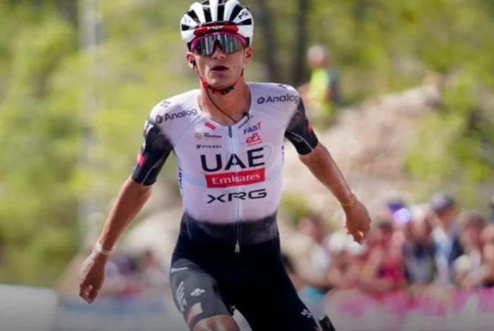 Isaac del Toro triunfa en el Gran Premio Industria & Artigianato