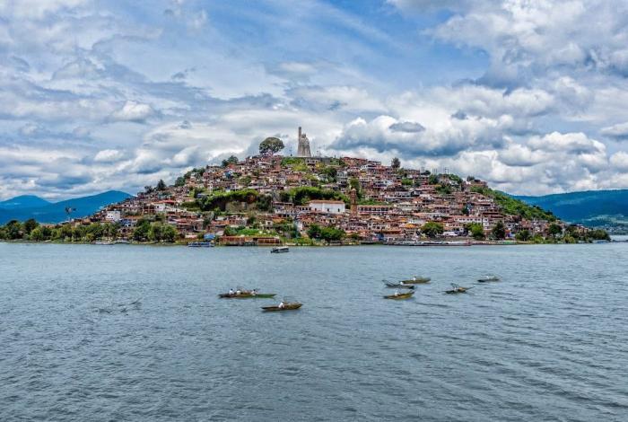 Janitzio invita a vivir la esencia de Michoacán este verano
