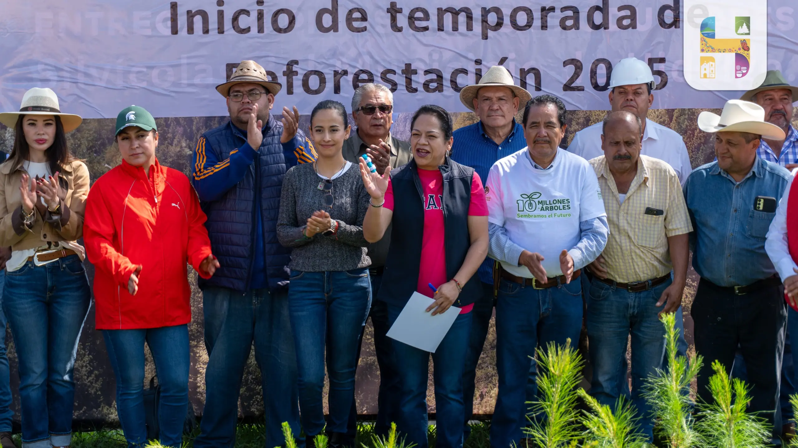 Jeovana Alcántar, arrancó la temporada de Reforestación 2025 en el municipio, con la plantación de 3 mil arbolitos en el Llano del Ejido (El Mirador)