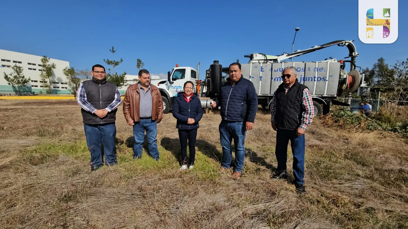 Jeovana Alcántar, brindó apoyo para la limpieza y desazolve de la fosa séptica del Hospital Regional de Ciudad Hidalgo