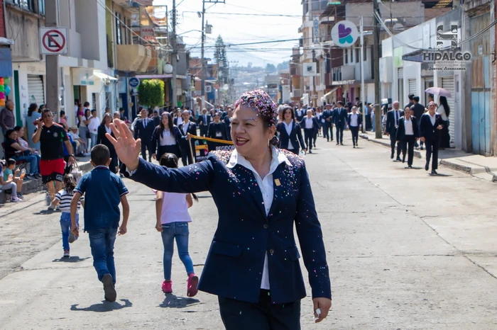 Jeovana Alcántar, encabezó el acto cívico y desfile conmemorativo al CCLXXII Aniversario del Natalicio de Don Miguel Hidalgo y Costilla.
