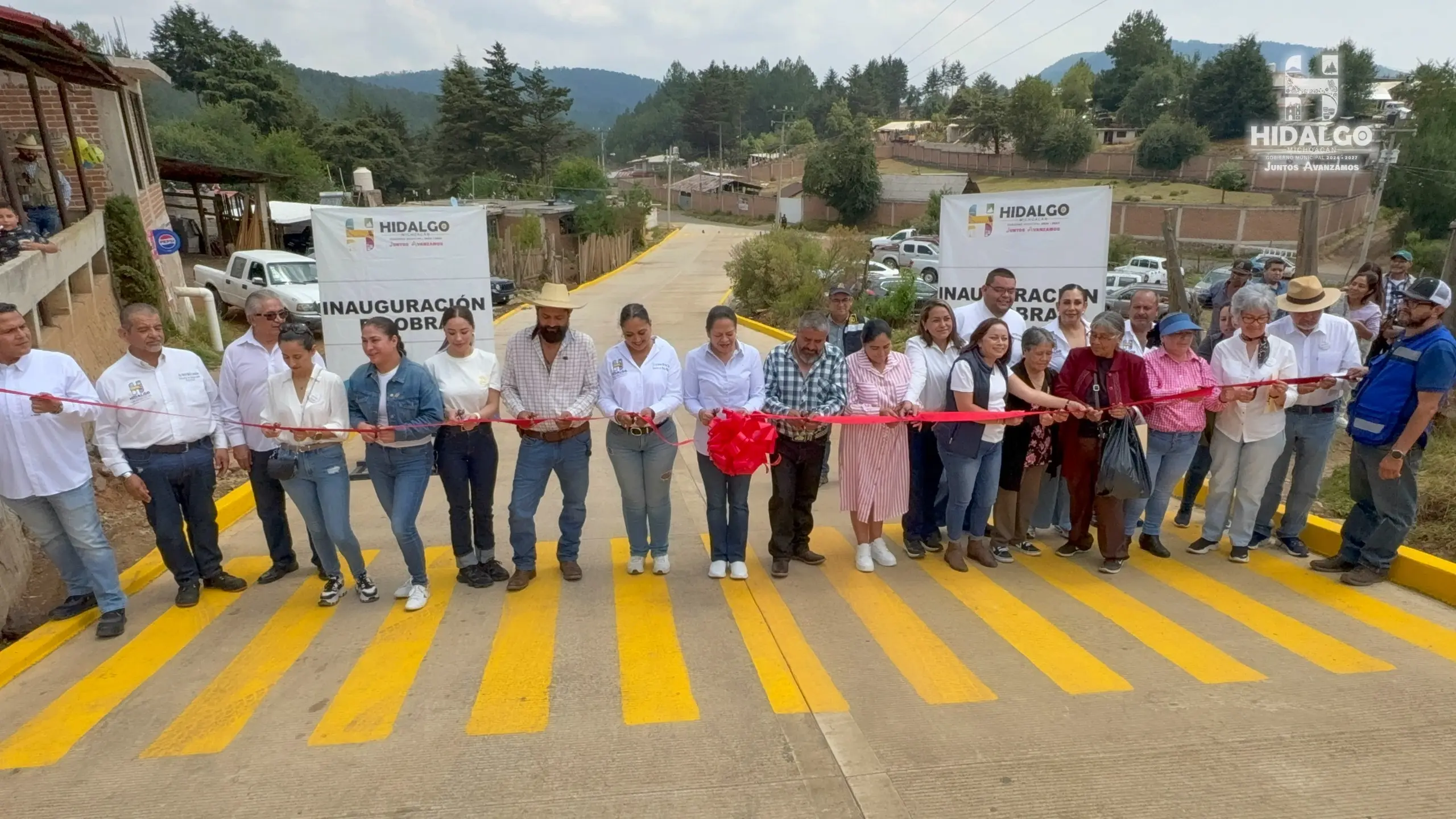 Jeovana Alcántar, inauguró dos importantes obras de beneficio social en la Tenencia de Pucuato