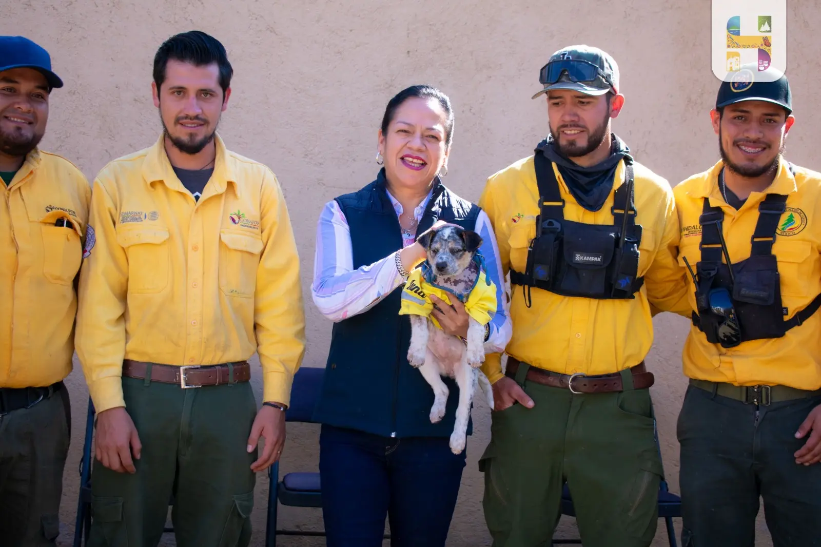 Jeovana Alcántar, realizó la Entrega de Prendas de Protección Personal, Herramientas y Accesorios, para la Brigada de Protección de Manejo del Fuego