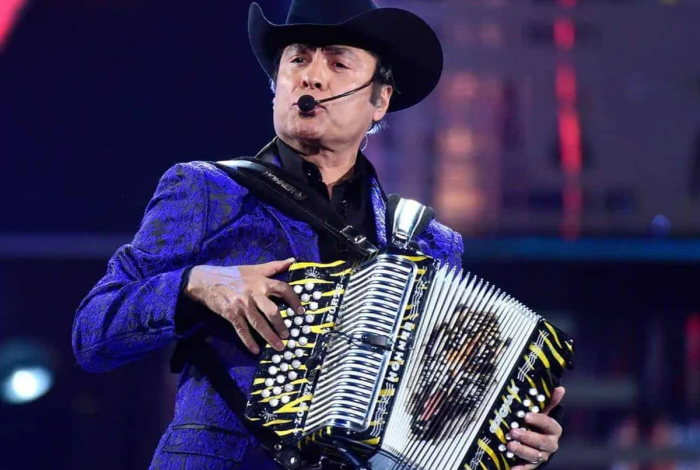 Jorge Hernández de Los Tigres del Norte sufre accidente en pleno show