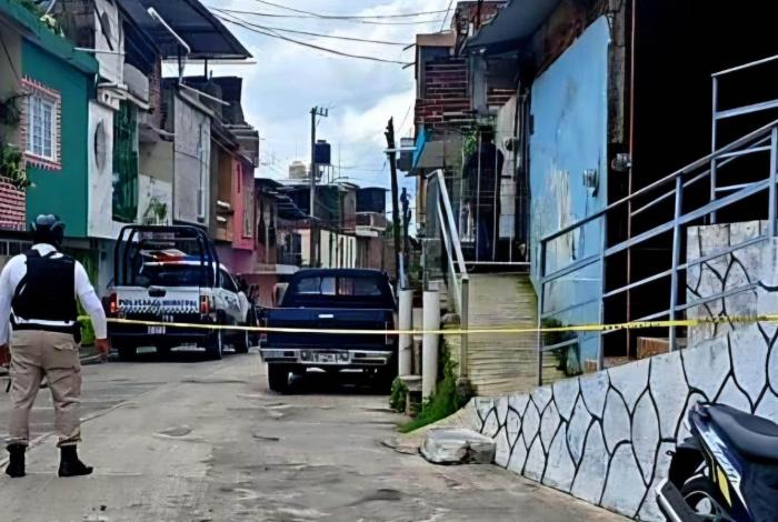 Joven as3sin4 a su madre a golp3s, en Los Reyes