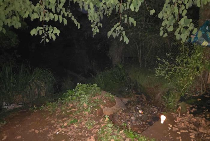 Joven cae de un puente y pierde la vid4, en Tacámbaro