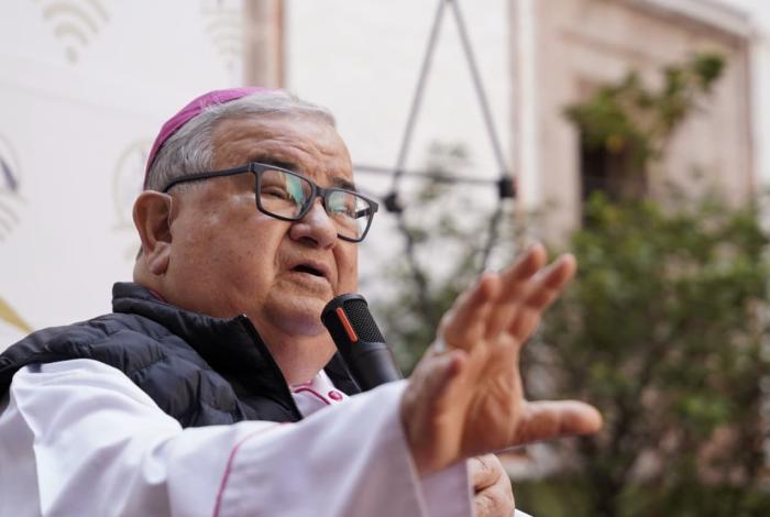 Jóvenes necesitan figuras de referencia: arzobispo de Morelia