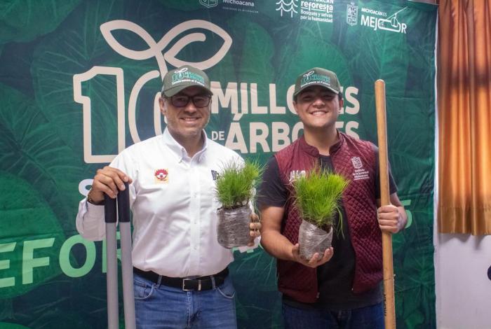 Jóvenes reforestan bosque en Hidalgo; plantan más de 8 mil árboles