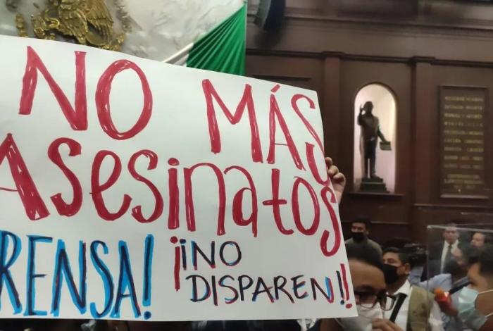 Juez federal investiga al secretario de Seguridad Pública de Michoacán por violación a la libertad de expresión