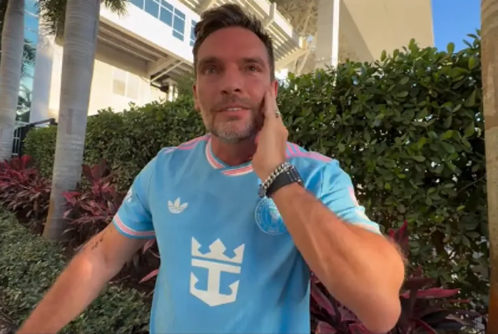 Julián Gil se tatúa la firma de Lionel Messi