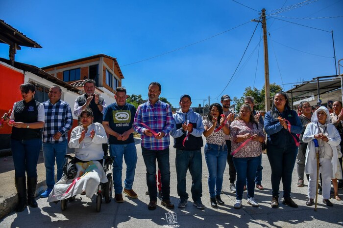 Julio Arreola cumple con San Pedro Pareo con obra de pavimentación