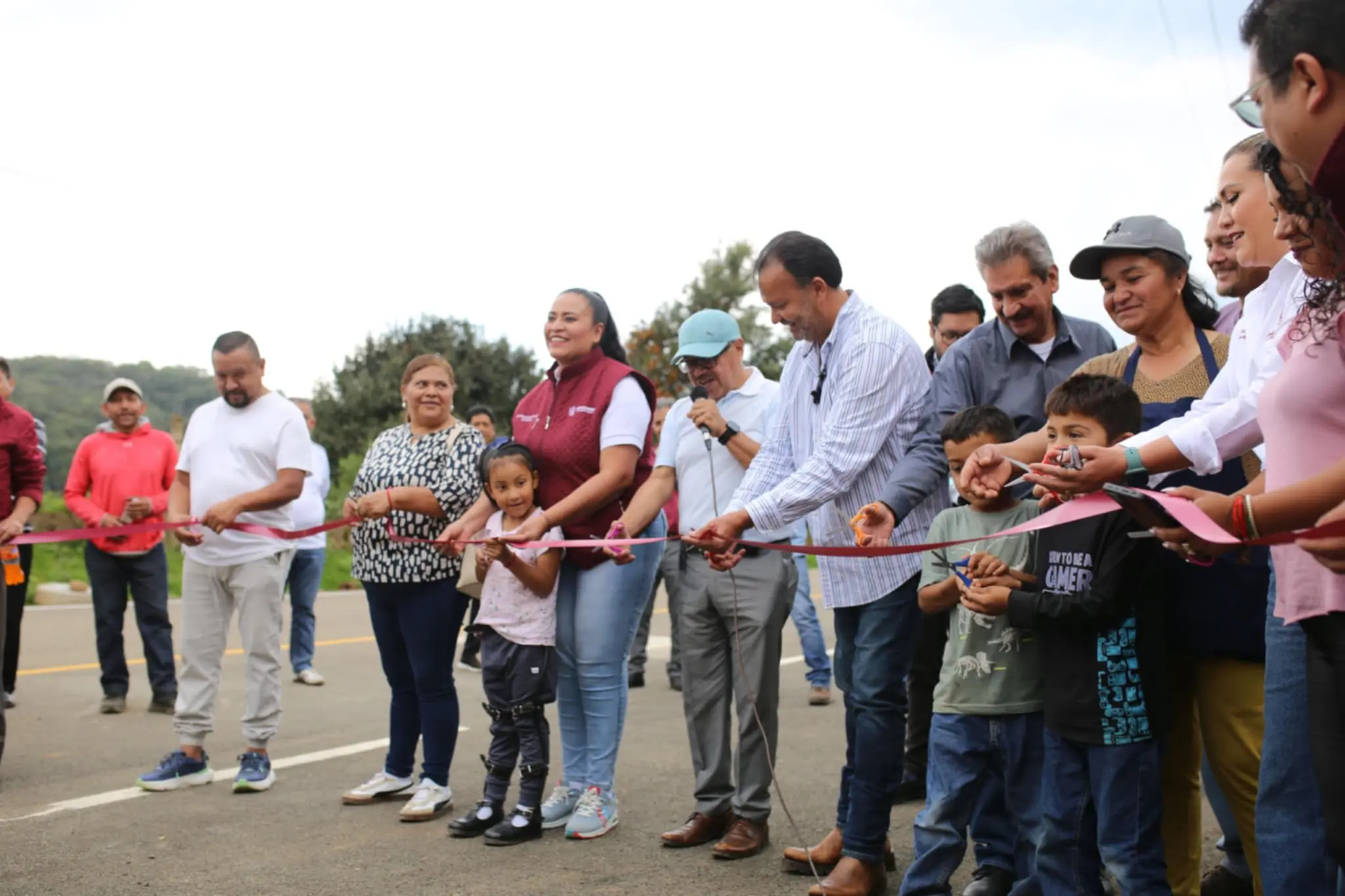 Julio Arreola cumple con la pavimentación en la colonia Melchor Ocampo