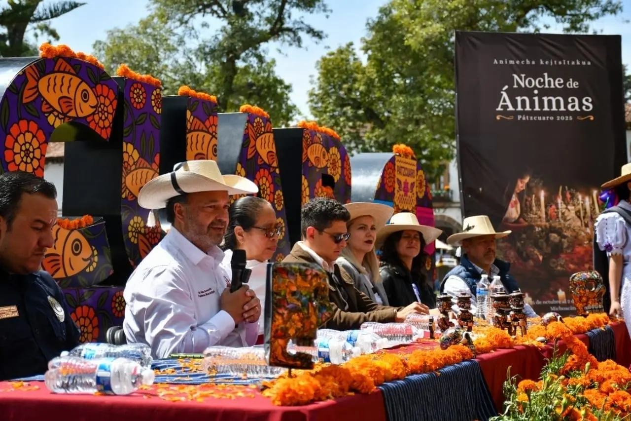Julio Arreola presenta la Noche de Ánimas 2025 en Pátzcuaro