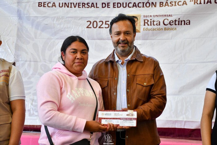 Julio Arreola refuerza su compromiso con la educación en Pátzcuaro