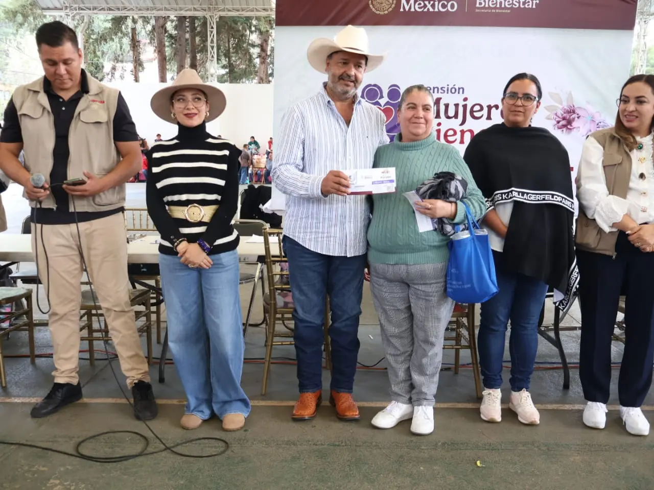Julio Arreola Respalda a las Mujeres de Pátzcuaro con Hechos
