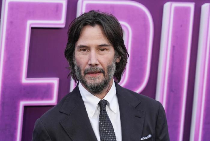 Keanu Reeves recupera en Chile lujosos relojes que le robaron en EU