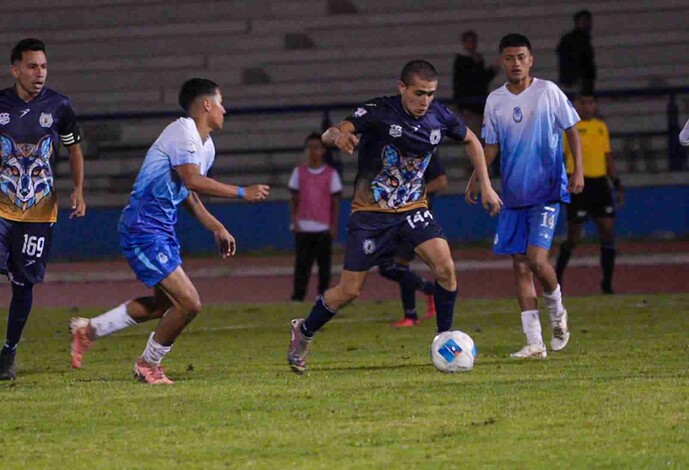 La afición de los Zorros de la UMSNH se dejó sentir en el Estadio Universitario