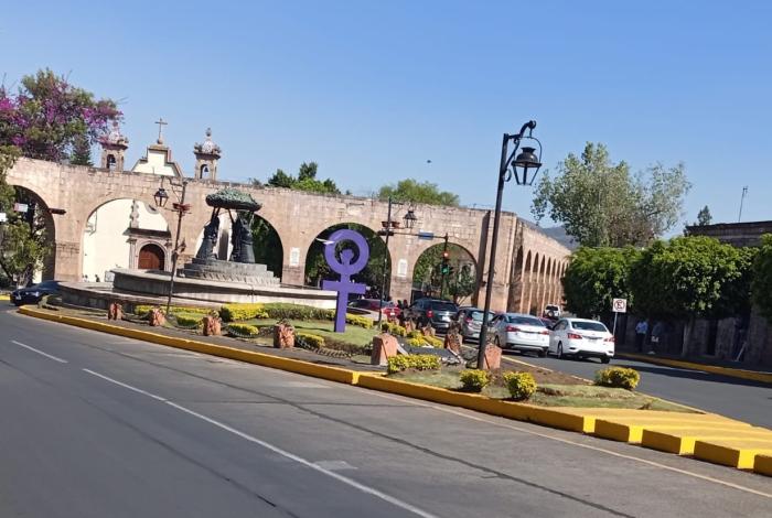 La ciudad antes de la ola morada