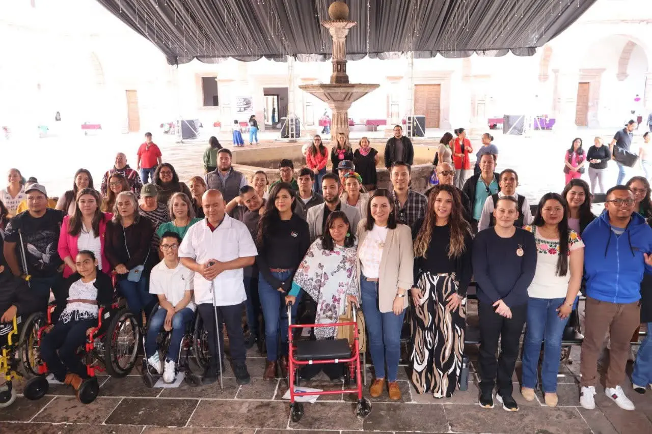 La inclusión no es un favor, es un derecho: Xóchitl Ruiz González en Mercadita “Talento Sin Barreras”