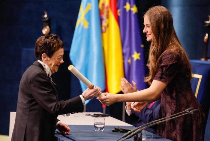 La mexicana Graciela Iturbide recibió el Asturias de las Artes de mano de la princesa Leonor; "soy ciudadana del mundo"