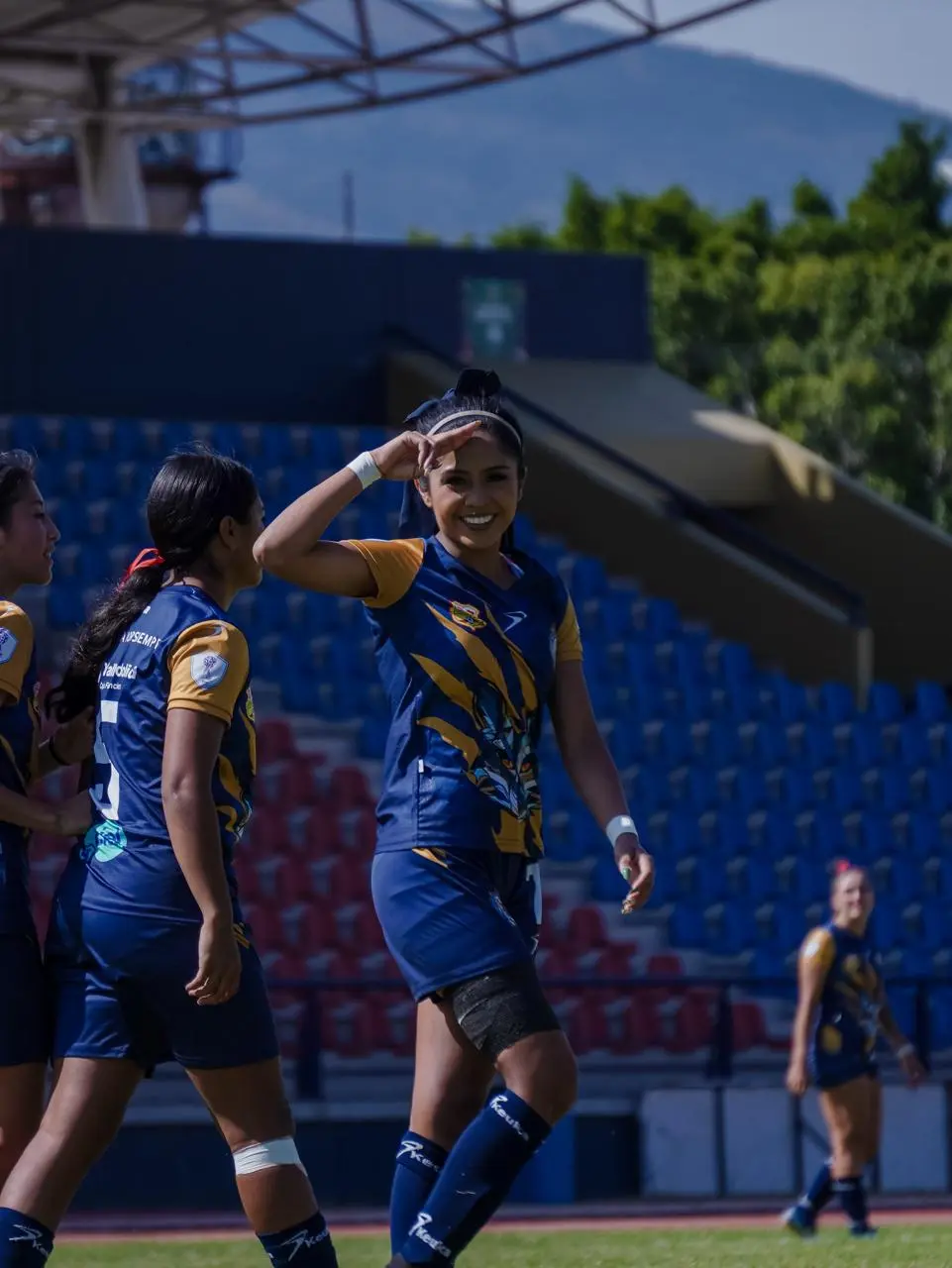 La nicolaita Adriana Ramírez, lideresa nacional de goleo de la TDP Femenil; impone nuevo récord