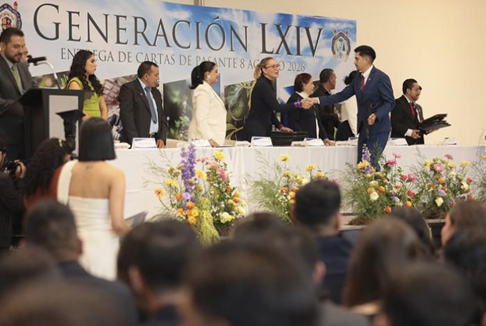 La UMSNH es el ente transformador de todo Michoacán: Yarabí Ávila