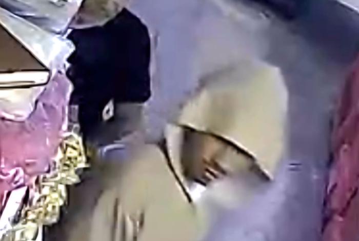 Ladrón asalta la tienda Palito Verde en Jacona y es difundido en redes