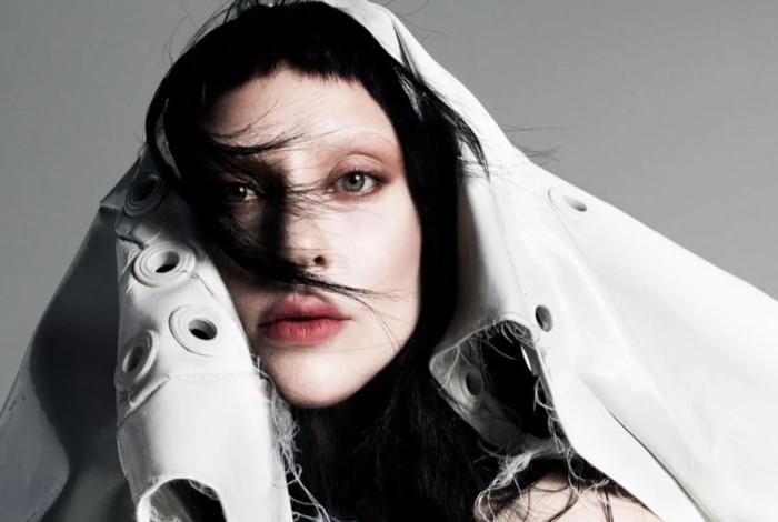 Lady Gaga honra a Donatella Versace en emotivo discurso