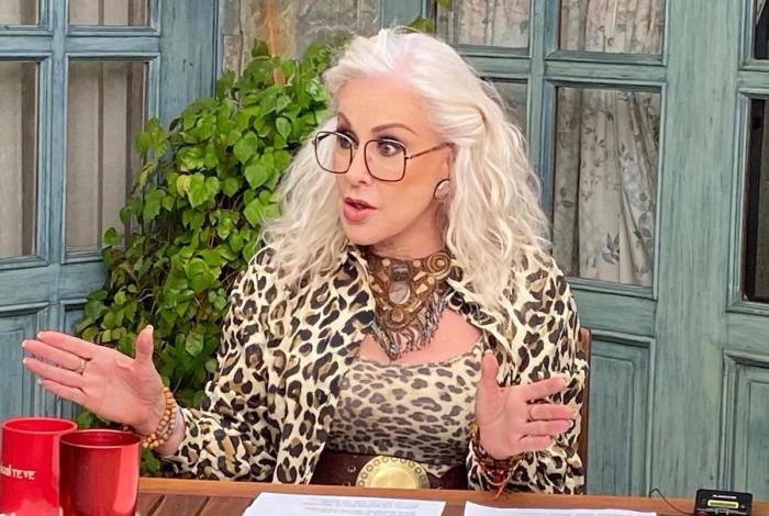 Laura Zapata critica a Claudia Sheinbaum por usar vuelos comerciales