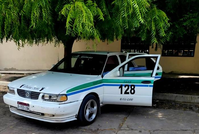 Le quitan la vid4 a un taxista en Apatzingán