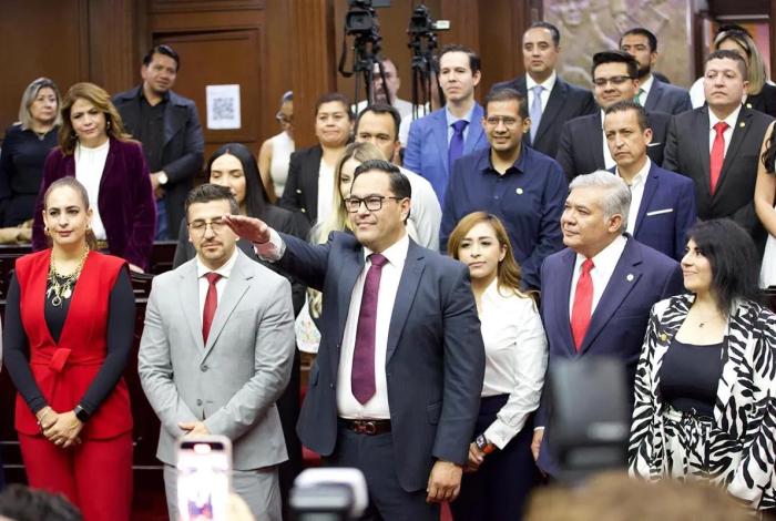 Legisladores nombran a Víctor Manuel Serrato como titular de la CEEAV