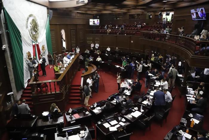 Legisladores regulan uso de Inteligencia Artificial en educación media y superior