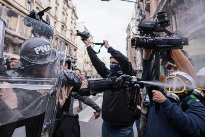 Libertad de expresión retrocede 10 % en el mundo desde 2012, denuncia la Unesco