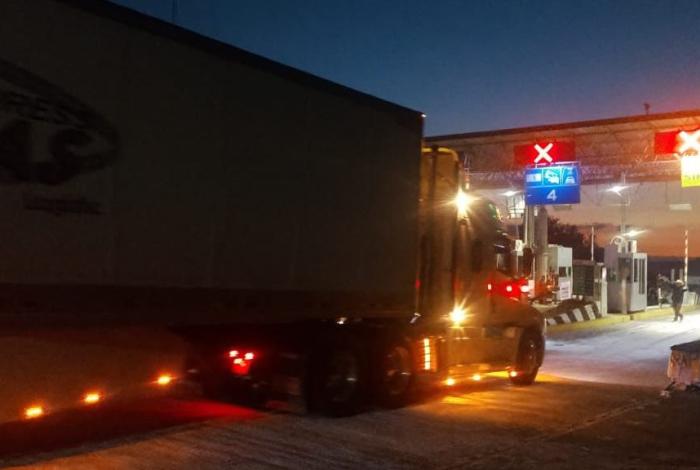 Libre el tránsito vehicular en carreteras y autopistas de Michoacán