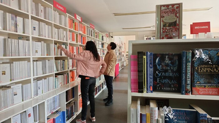 Libros de editorial Cuarta República podrán conseguirse en el FCE