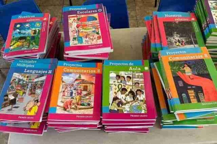 Libros de Inglés de la “Nueva Escuela Mexicana” causa polémica entre morelianos